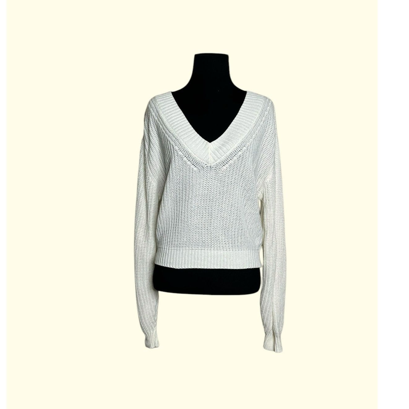 H&M Divided off white v neck sweater size XS Size XS / US 0-2 / IT 36-38 - 6 Thumbnail