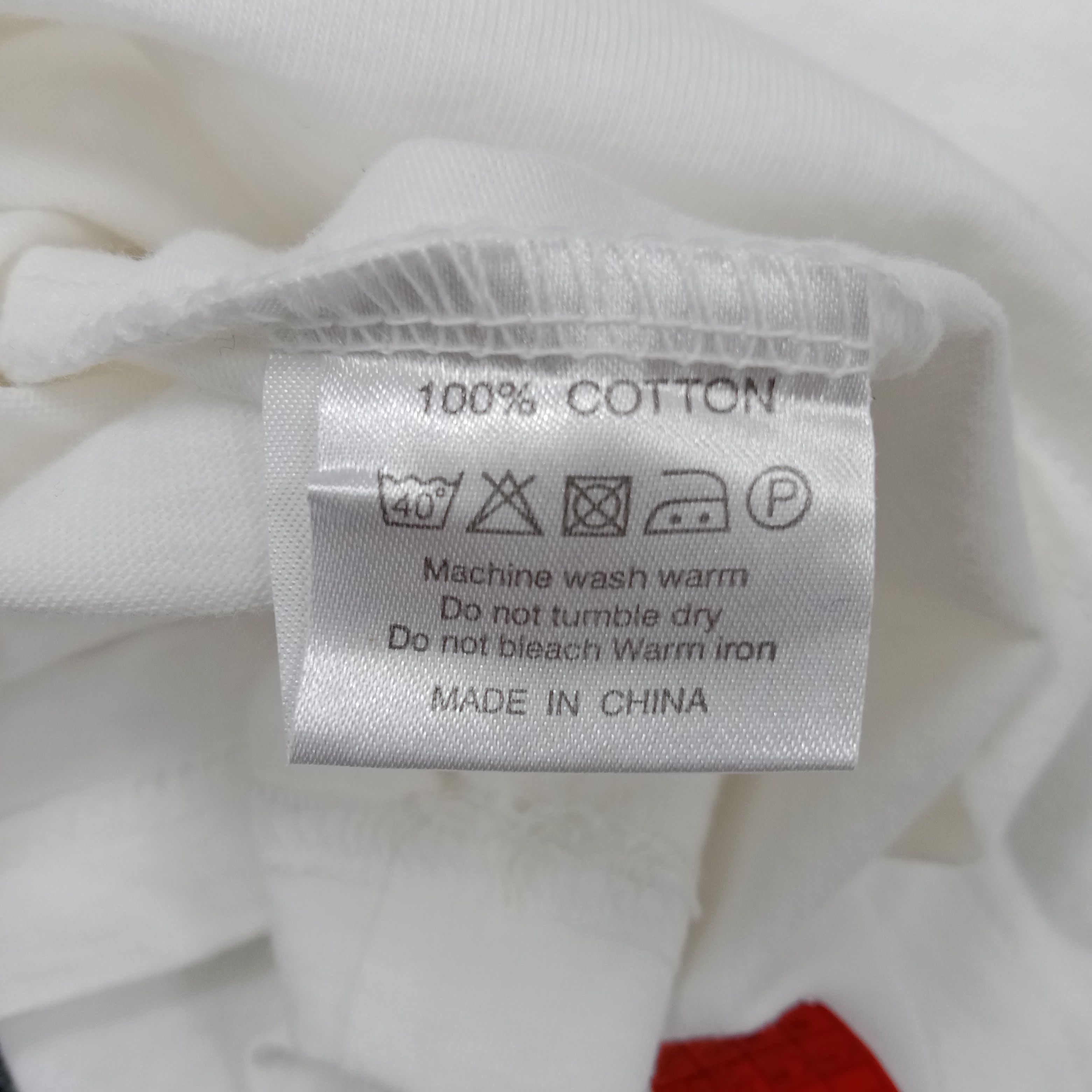 Burberry × Vintage Burberry London Spell Out Designer Tshirt Size US L / EU 52-54 / 3 - 5 Thumbnail