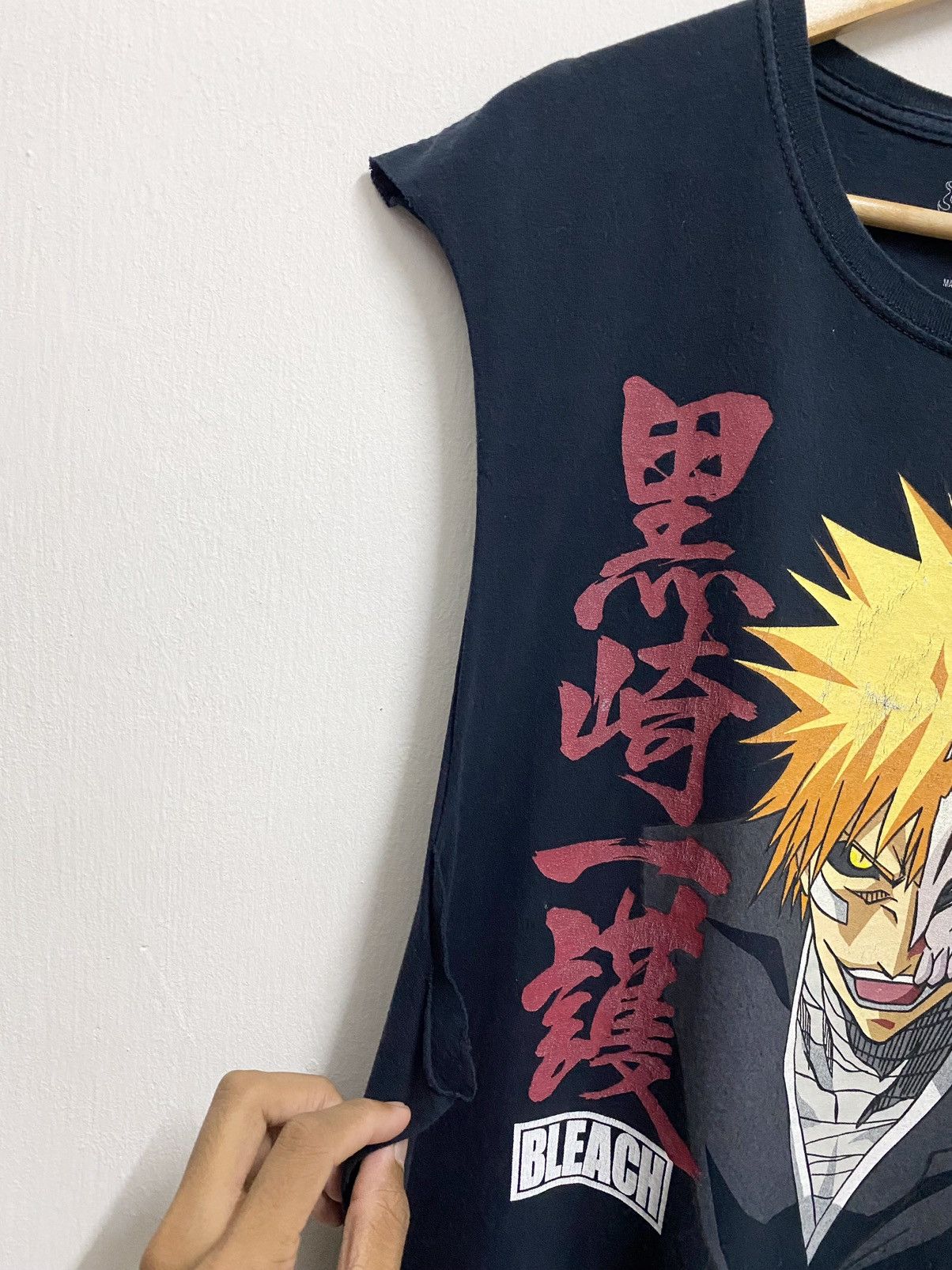 Anime × Cartoon Network × Japanese Brand 2000's Anime Shonen Jump - Bleach Sleeveless Custom Size US XL / EU 56 / 4 - 5 Thumbnail