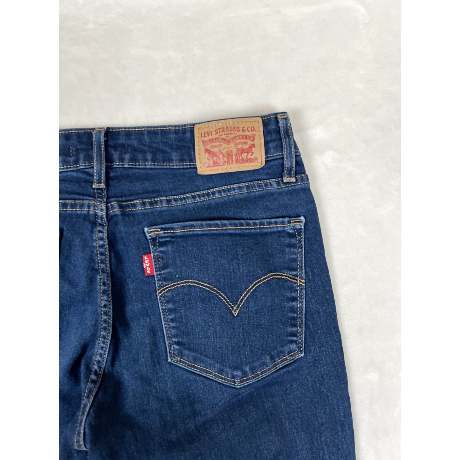 Levi's Levi's 711 Skinny Jeans Women's 29 Dark Wash Mid Rise Stretch Denim Jeans Regular Women Size 29 Black Pocket 5-Pocket Denim Size 27" / US 4 / IT 40 - 6 Thumbnail