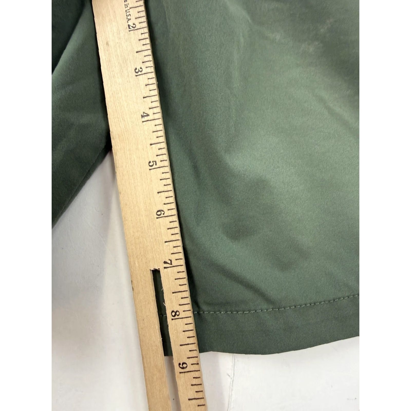 J.Crew J.Crew Shorts Mens 28 Green Polyester Chino Flat Front 9 Inseam Casual Summer Size US 28 / EU 44 - 6 Thumbnail
