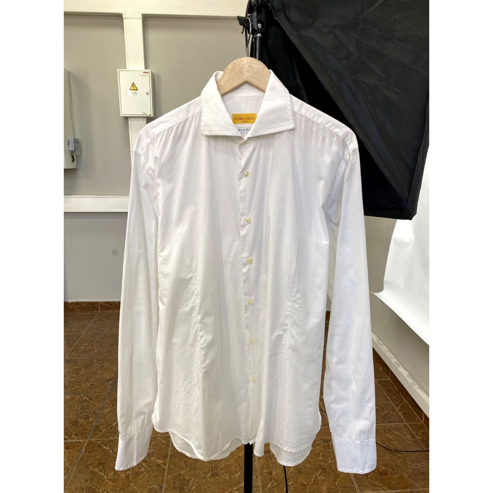 Romeo Gigli Romeo Gigli Milano Luxury Shirt T-Shirt XL White Retro Hype Y2K Mens Size US XL / EU 56 / 4 - 2 Thumbnail