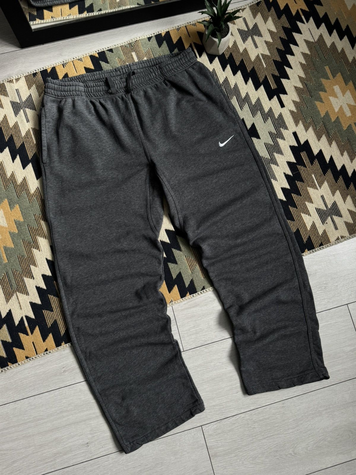 Nike Vintage Nike Baggy Y2K Grey Sweatpants Size US 36 / EU 52 - 2 Thumbnail