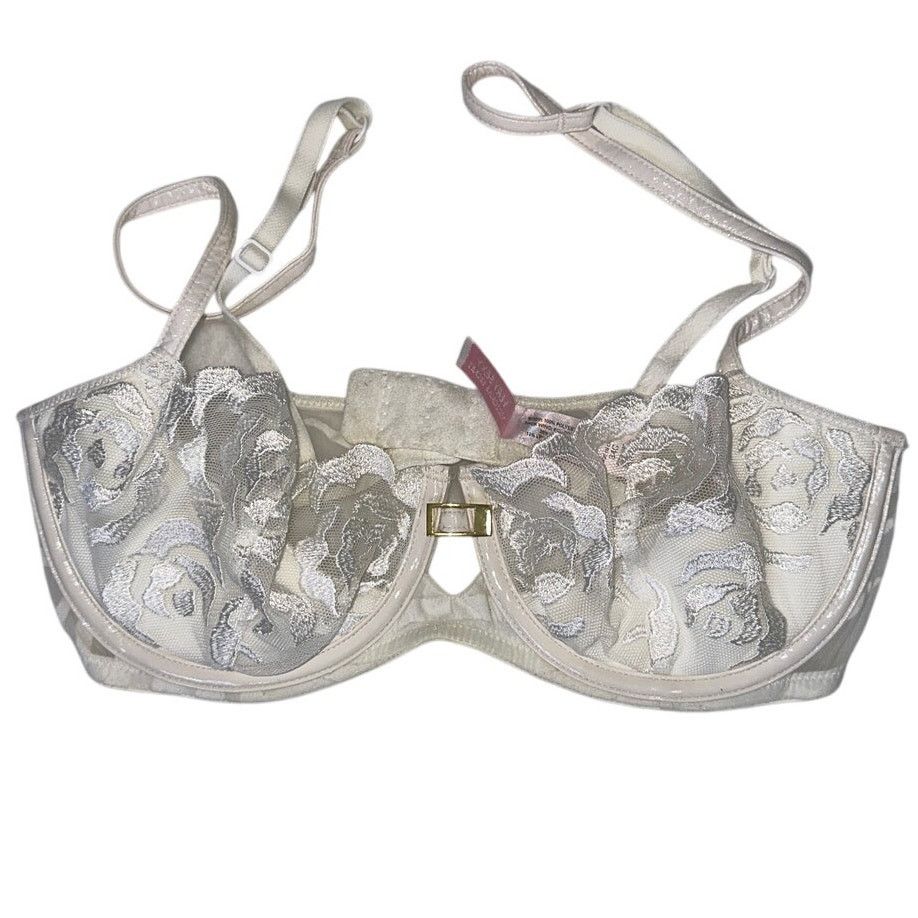 Victoria's Secret Victoria's Secret Very Sexy White Lace Push Up Bra 34C Size ONE SIZE - 1 Thumbnail
