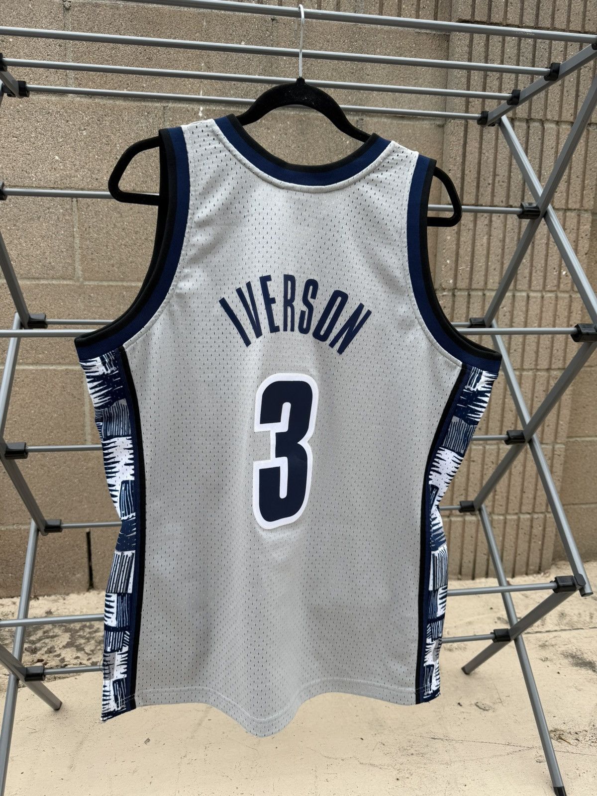 Mitchell & Ness Allen Iverson Georgetown Jersey Size US L / EU 52-54 / 3 - 2 Thumbnail