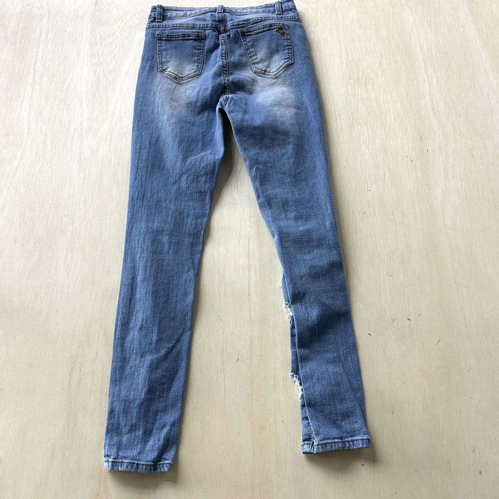Vintage VIP Jeans Skinny Jeans Juniors 26x28 Mid Rise Medium Wash Blue Distressed Denim Slim Five-Pocket Size 27" / US 4 / IT 40 - 3 Thumbnail