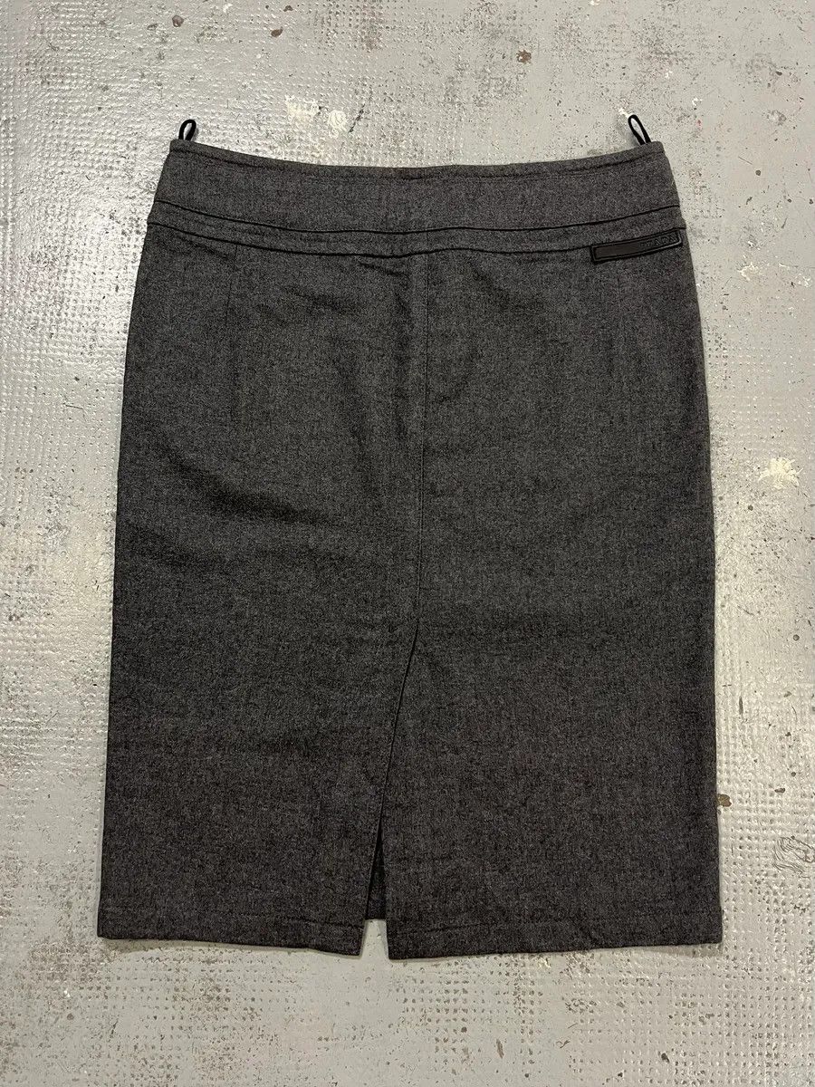 Prada 2000s Prada Wool Grey Midi Skirt Size 30" / US 8 / IT 44 - 8 Thumbnail