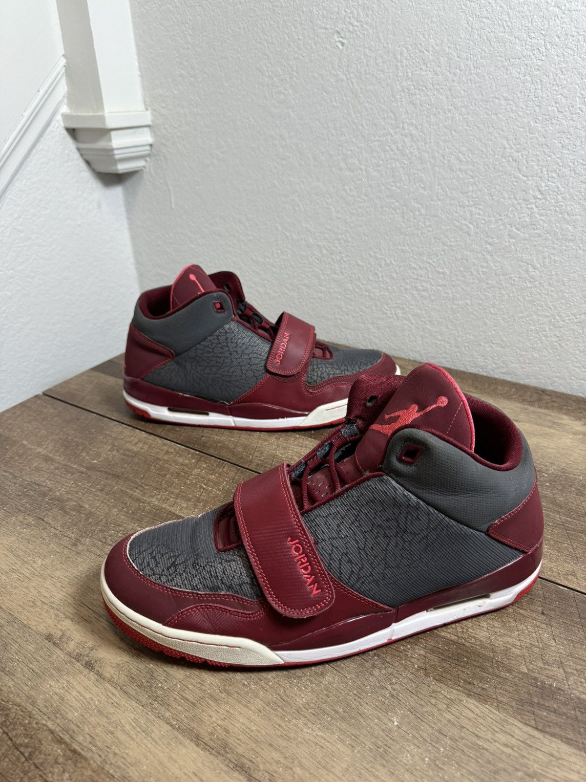 Jordan Brand Nike Air Jordan Flight Club 90s Gray/Fusion Red Men Sz 13 Size US 13 / EU 46 - 2 Thumbnail