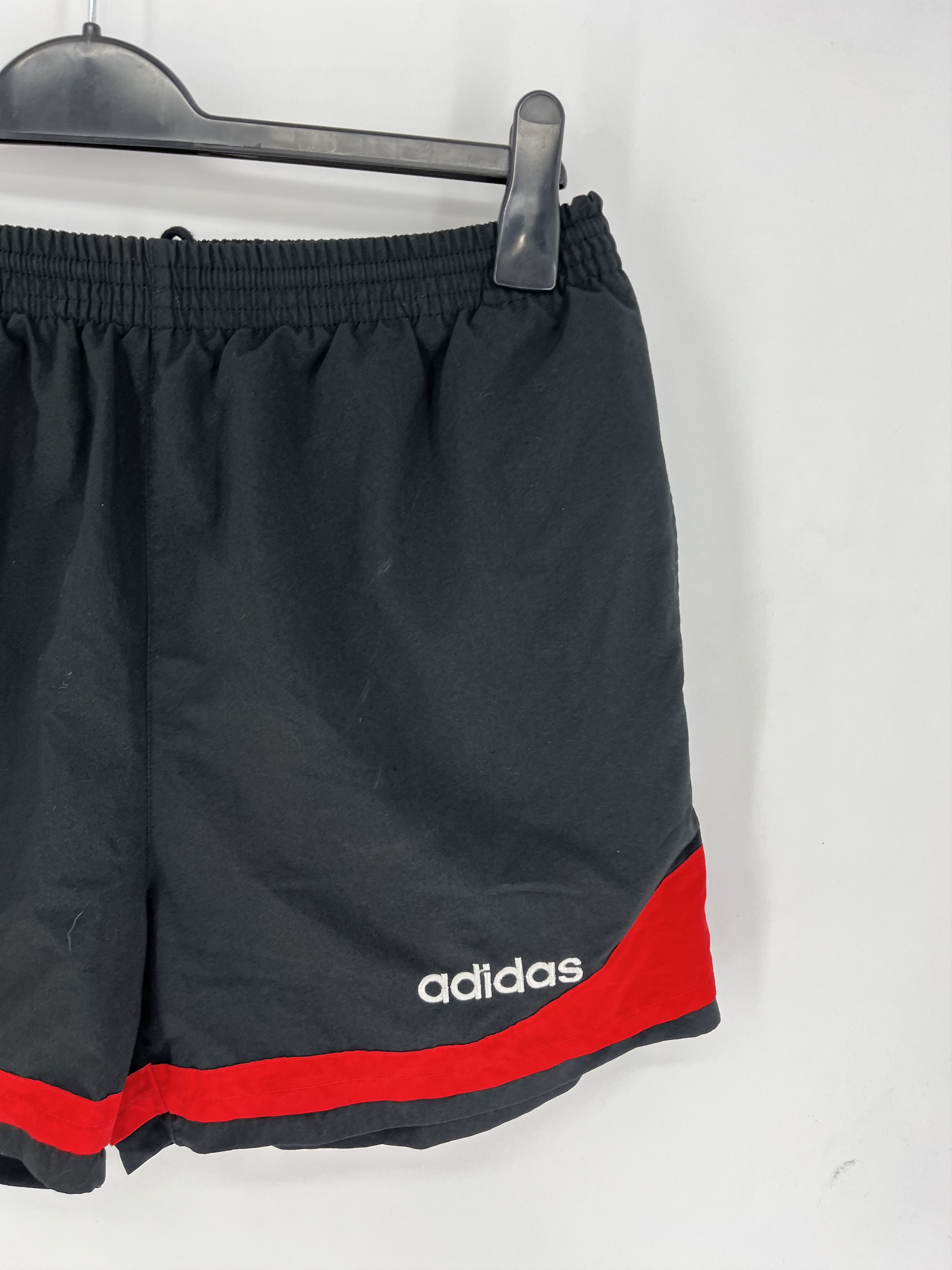 Adidas 90s Vintage Adidas Black Nylon Logo Shorts Travis Style Size US 34 / EU 50 - 5 Thumbnail