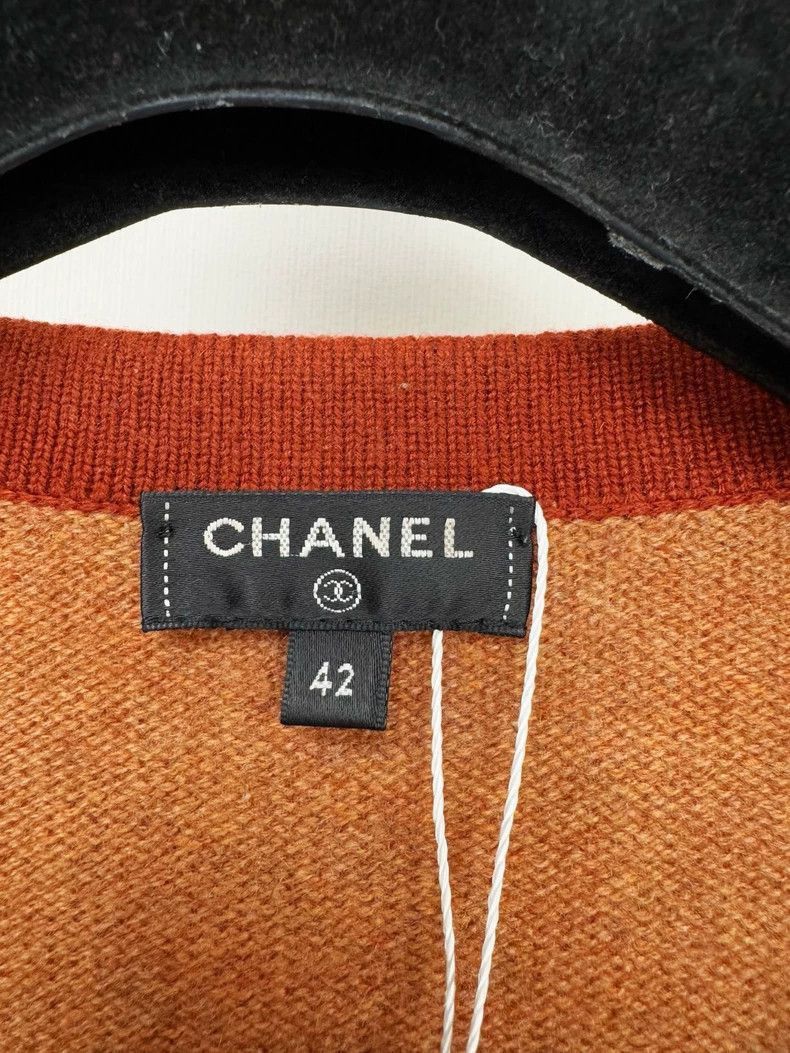 Chanel Chanel Cashmere Knit Cardigan in Almost New Condition -2505 Size L / US 10 / IT 46 - 2 Thumbnail