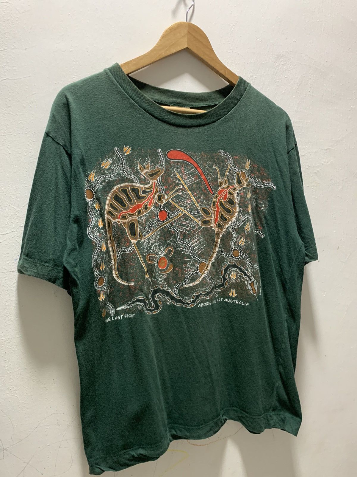 Vintage Vintage 1990s Australia Art T-shirt Size US L / EU 52-54 / 3 - 4 Thumbnail