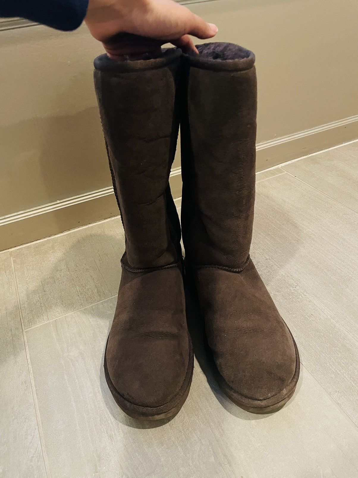 Ugg UGG Classic Tall Boot Women Size 9 Brown Size US 9 / IT 39 - 4 Thumbnail