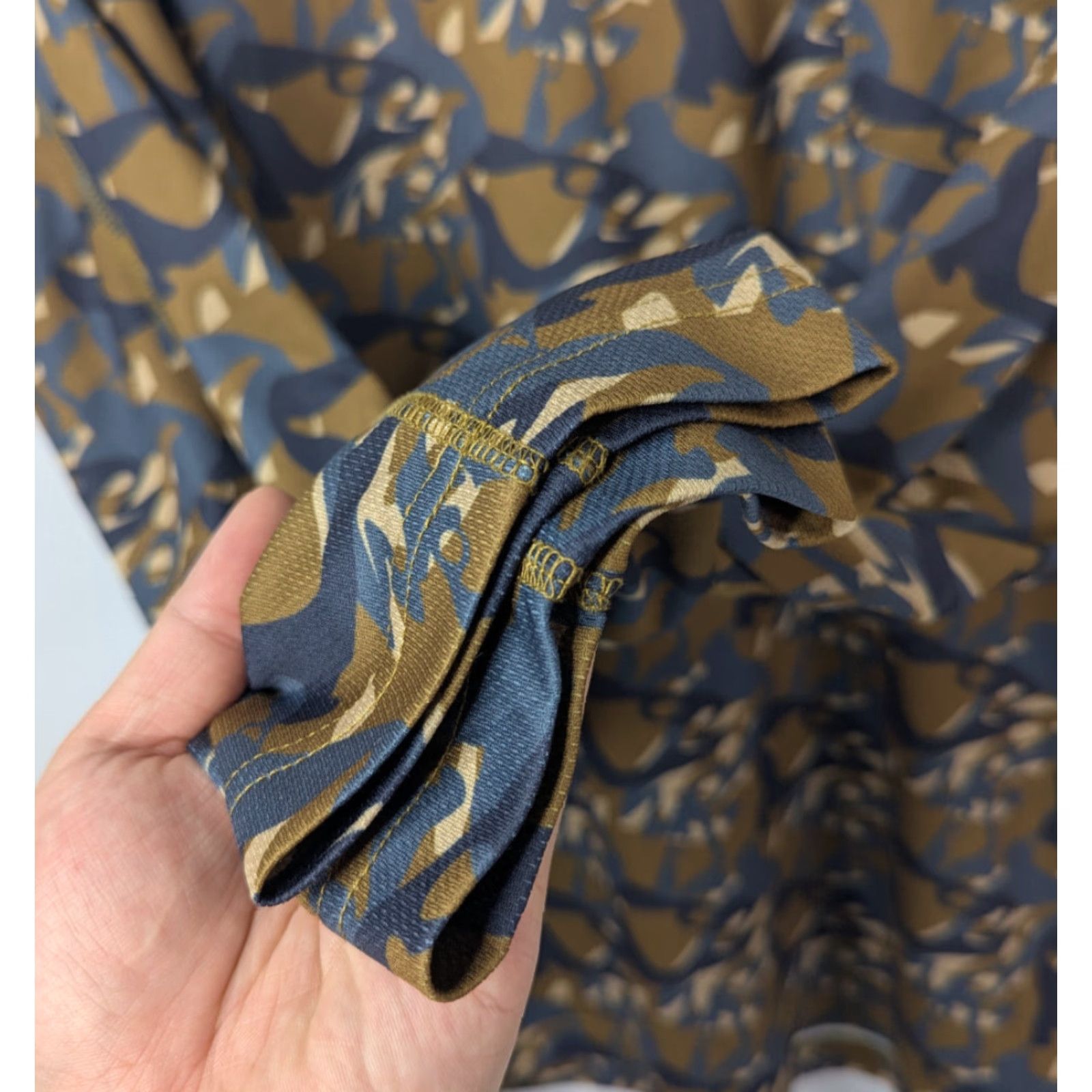 Vintage Grundens Mens Shirt 2XL Camouflage Fish Head Print Outdoor Performance Hiking All Seasons Breathing Moisture Wicking Logo Crew Neck Regular Summer Size US XXL / EU 58 / 5 - 4 Thumbnail