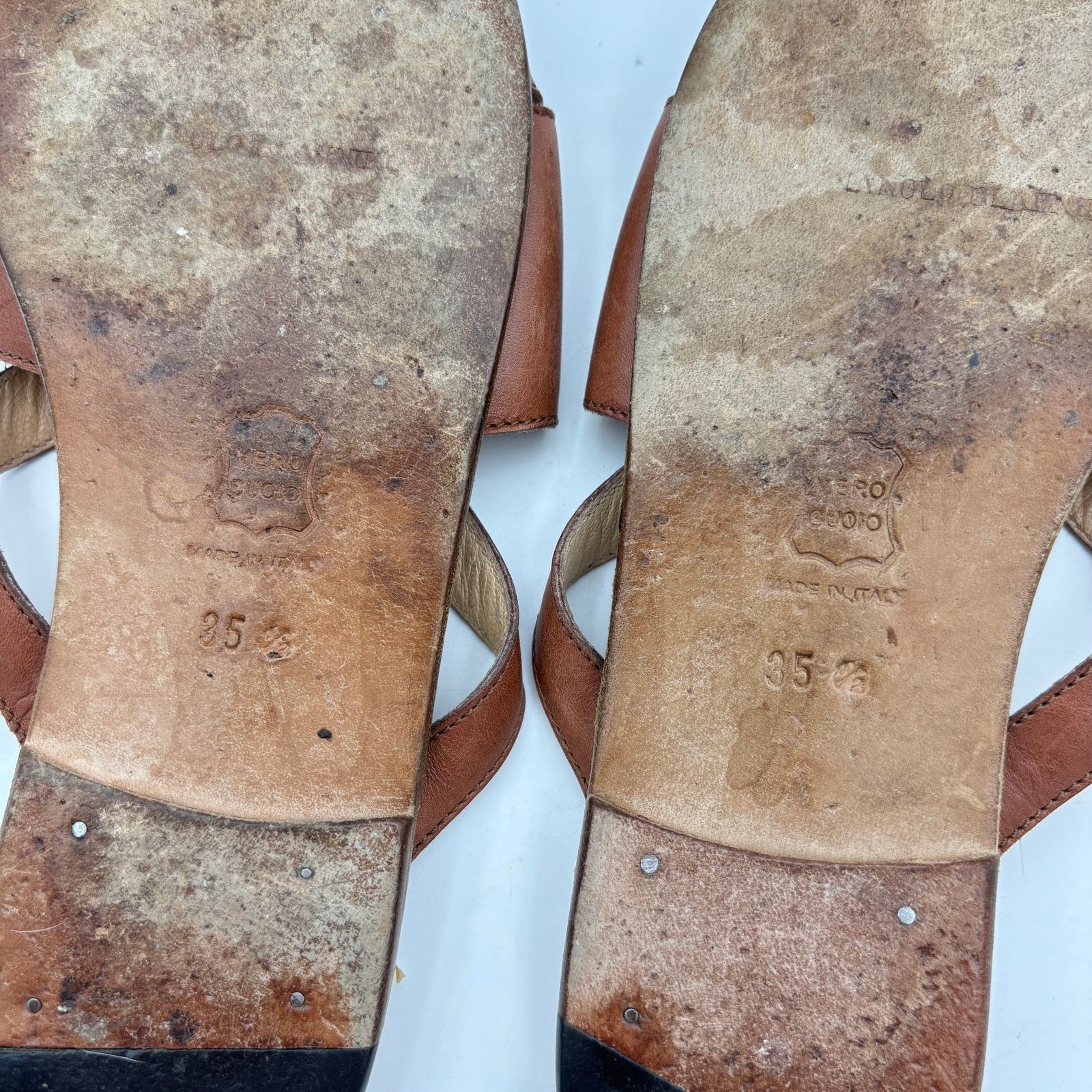 Manolo Blahnik Manolo Blahnik Brown Leather Flat Sandals Slides Size 35.5 Size US 5.5 / IT 35.5 - 10 Thumbnail