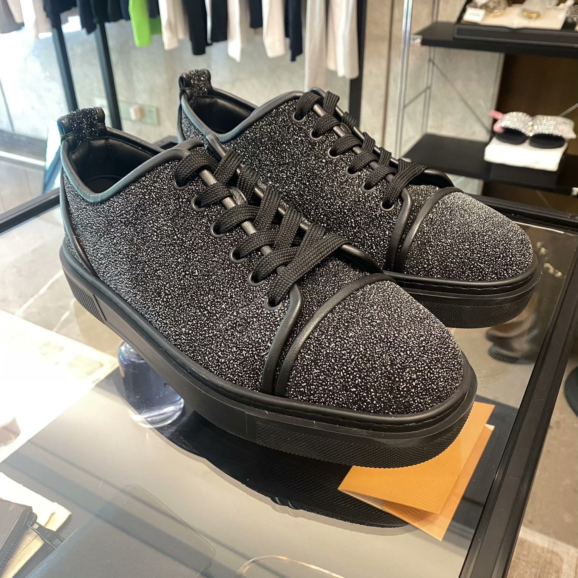 Christian Louboutin Christian Louboutin Black Lowtop Sneakers 5 Men Size US 5 / EU 37 - 1 Thumbnail