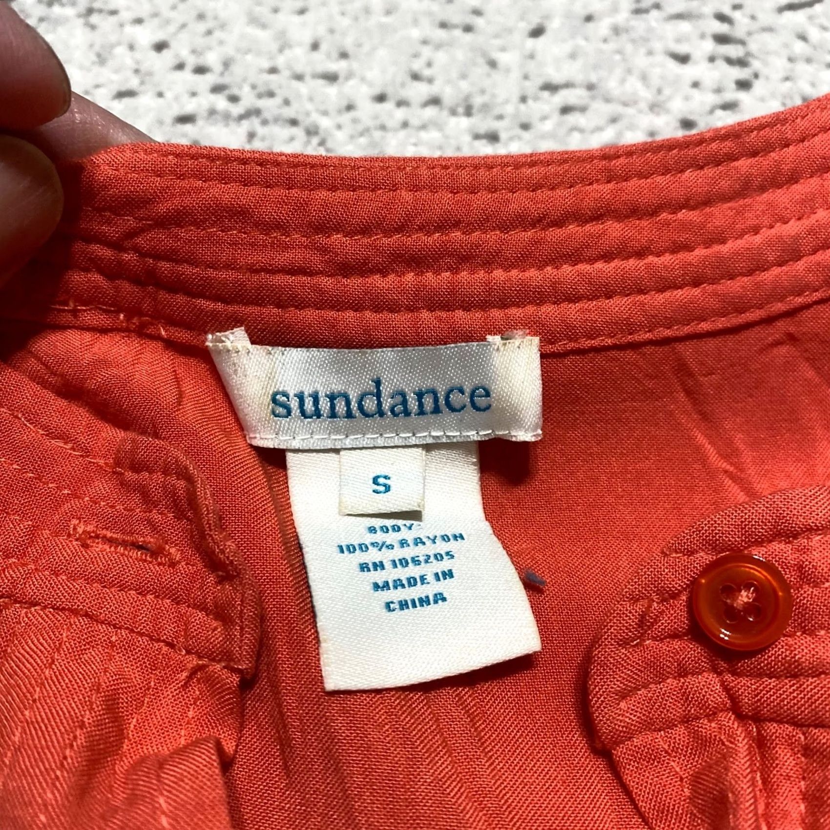 Vintage Sundance Shirt Womens Small Long Sleeve Solid Orange V-Neck Pullover Rayon Blouse Size S / US 4 / IT 40 - 3 Thumbnail