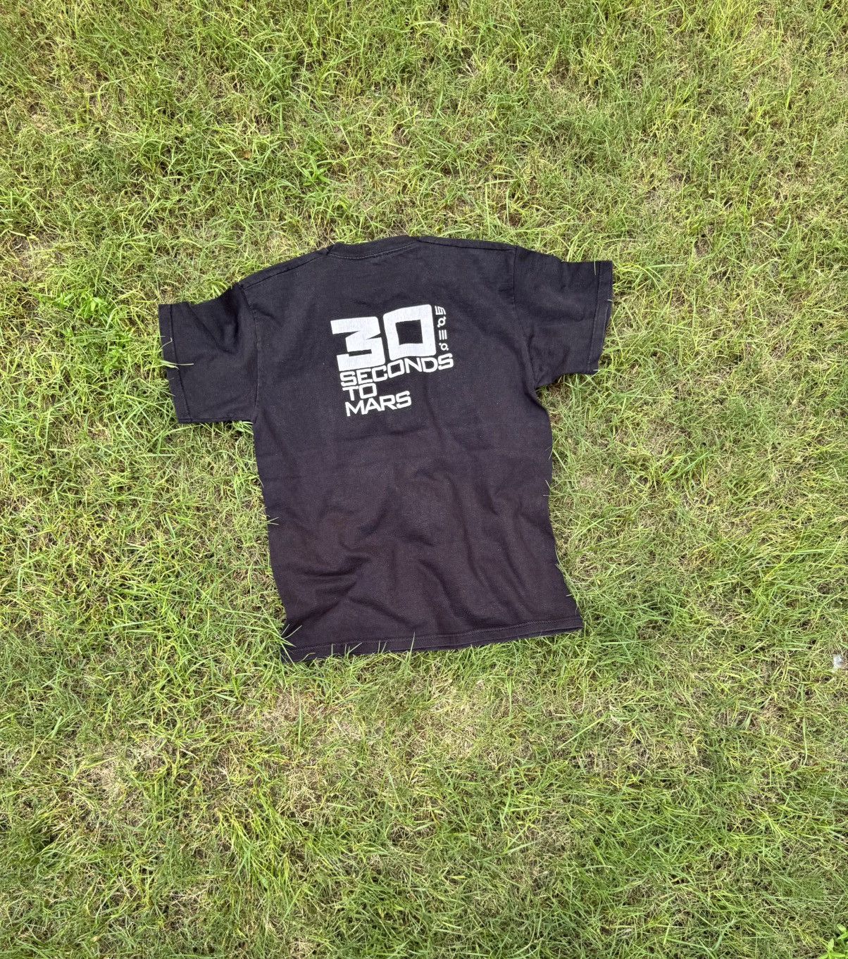 Vintage Vintage 30 Seconds To Mars Tee T-shirt Size US M / EU 48-50 / 2 - 5 Thumbnail