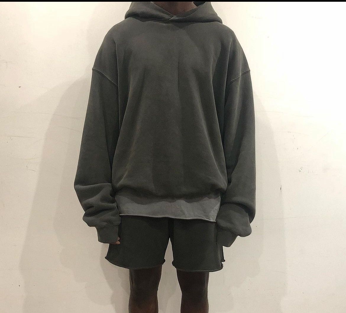 Yeezy season 6 hoodie core sales