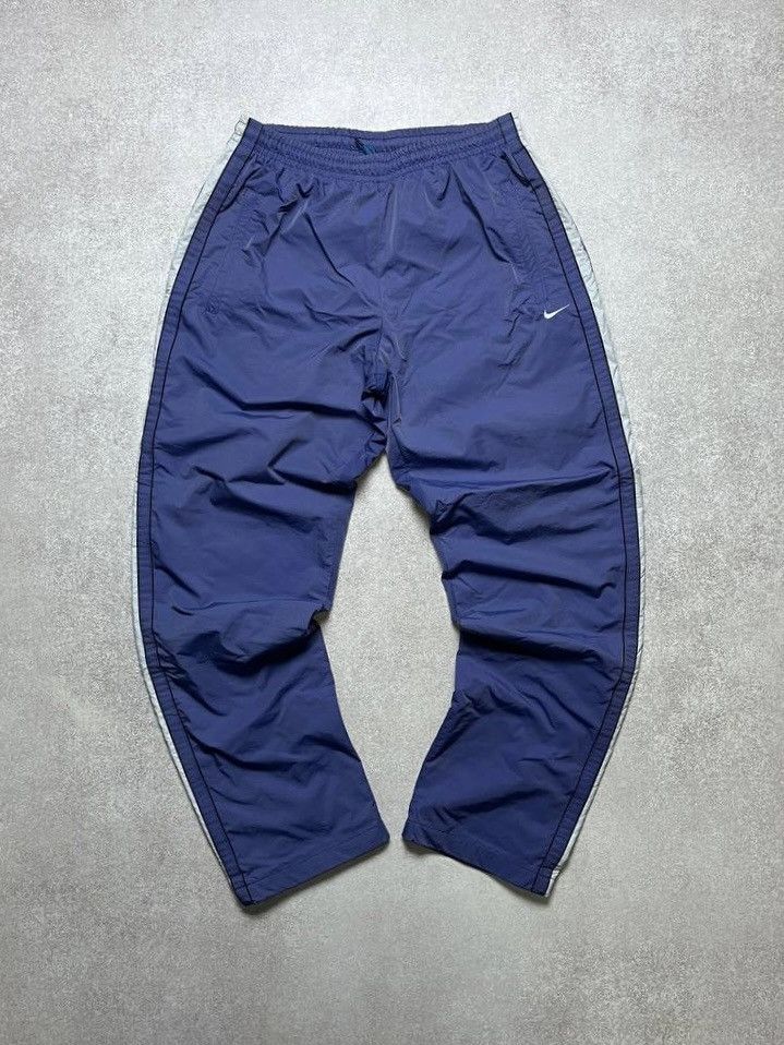 Nike × Vintage Vintage Nike Swoosh Nylon Baggy Trackpants M 32 Size US 32 / EU 48 - 1 Thumbnail