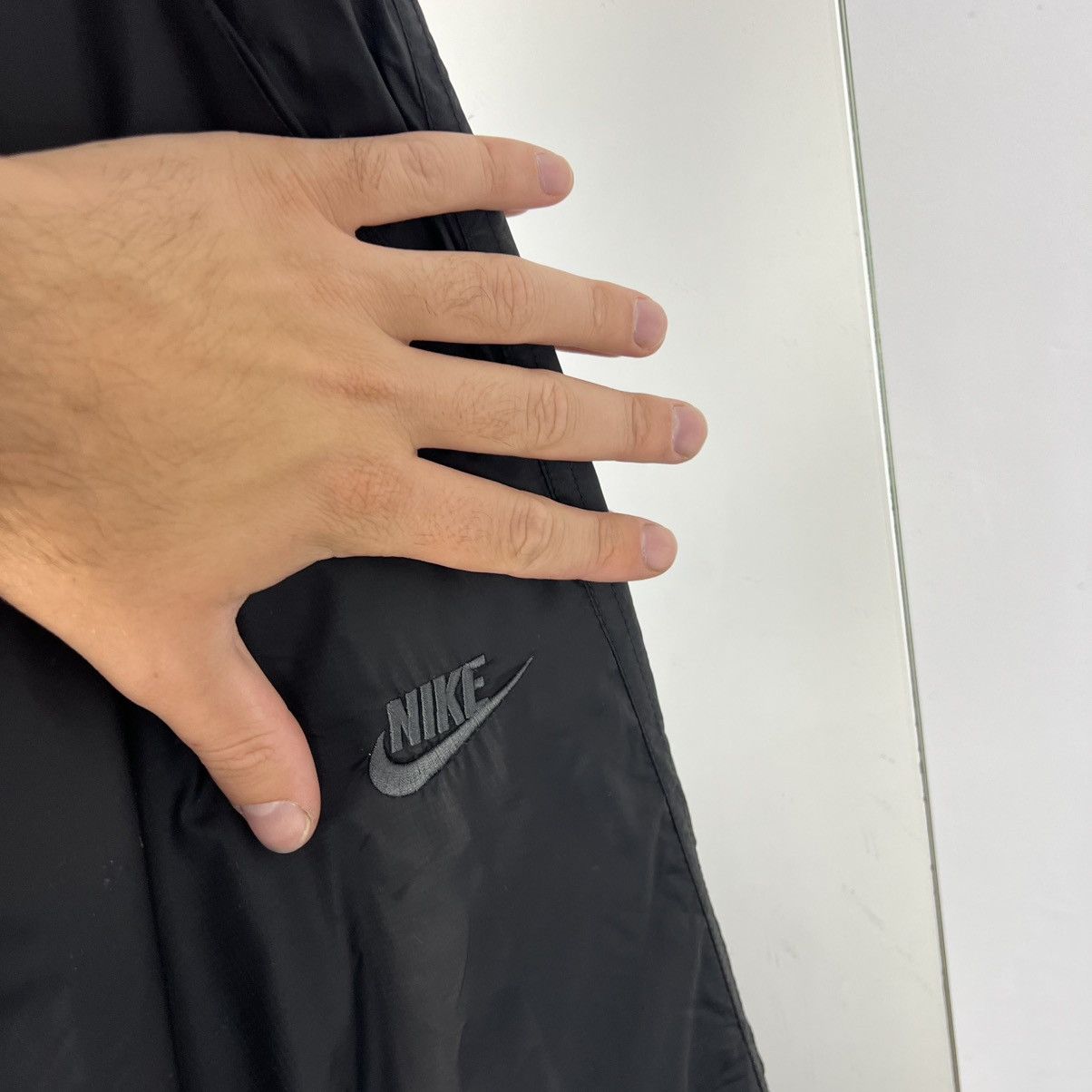 Nike Vintage Y2K Nike Mini Logo Parachute Baggy Track Pants Size 28" / US 6 / IT 42 - 4 Thumbnail