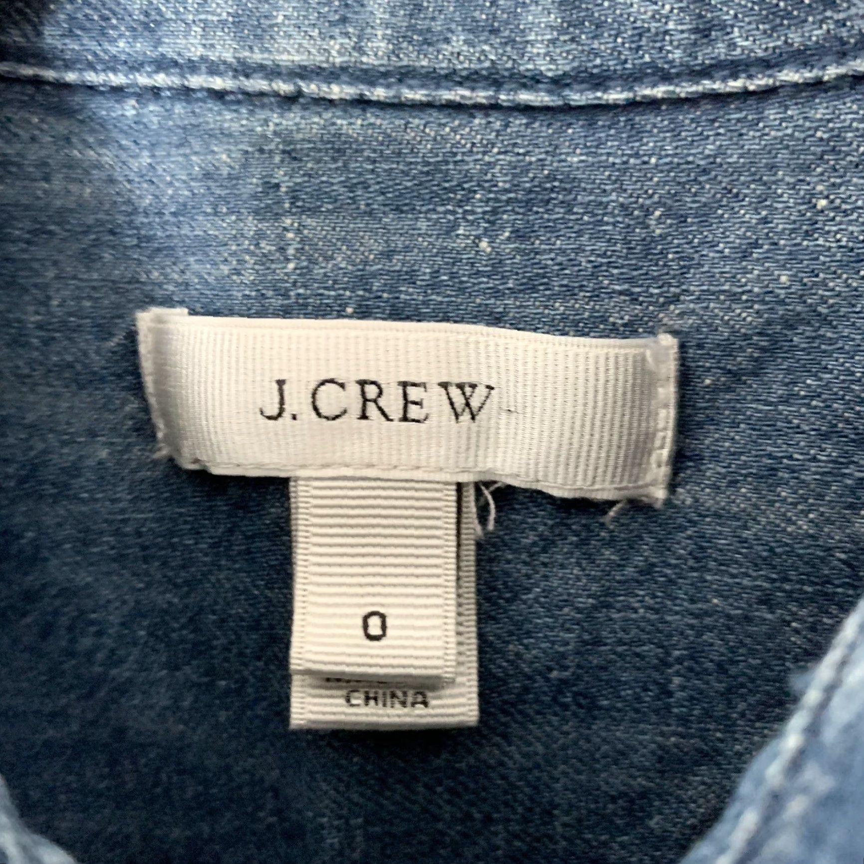 J.Crew J.CREW Shirt Adult 0 Blue Chambray Solid Pocket Collared Long Sleeve Button Dress Lightweight Casual Travel Size XS / US 0-2 / IT 36-38 - 2 Thumbnail