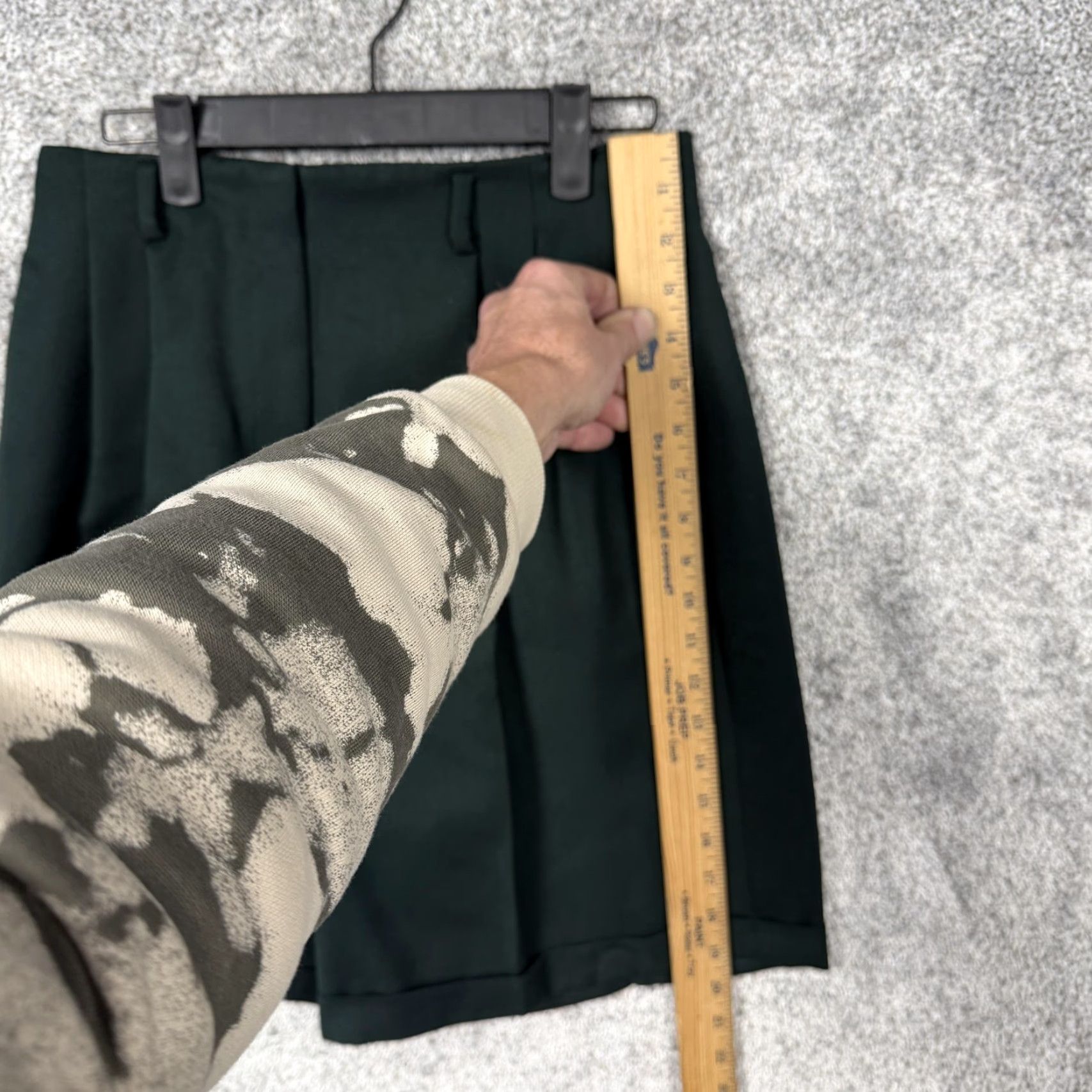 Liz Claiborne VINTAGE Liz Claiborne Bermuda Shorts Womens 10P Petite 28x20 Green Wool Pleated Preppy Size 32" / US 10 / IT 46 - 3 Thumbnail