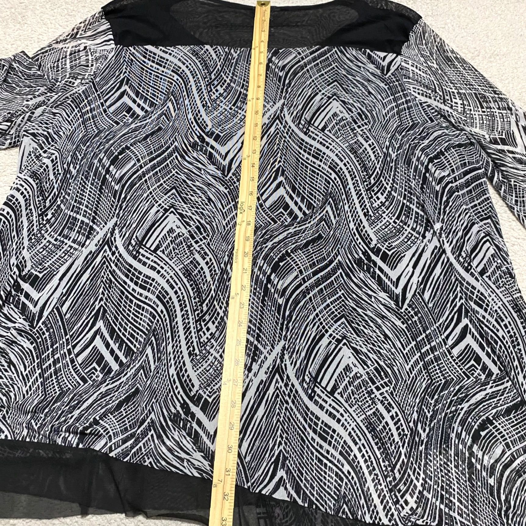 Vintage Catherines Blouse Shirt Geometric 3X Black White V-Neck 3/4 Sleeve Sheer Womens Plus 3X Shirt Geometric Black White V-Neck 3/4 Sleeve Sheer Size XXL / US 16-18 / IT 52-54 - 7 Thumbnail
