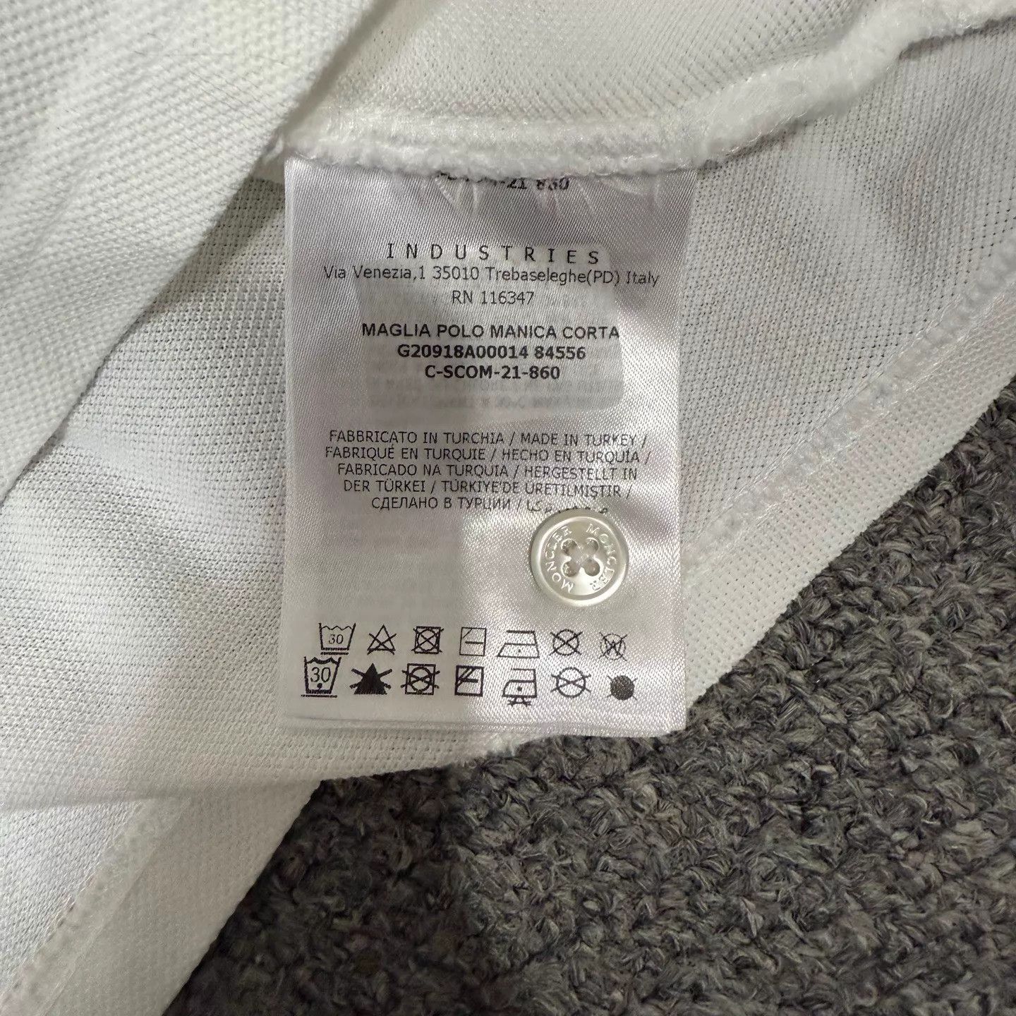 Moncler Moncler White Chest Logo S/S Polo M 99 New Size US M / EU 48-50 / 2 - 4 Thumbnail
