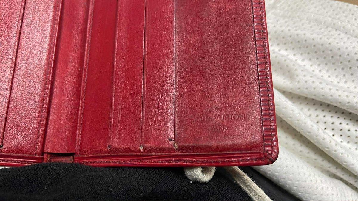 Louis Vuitton LOUIS VUITTON EPI BIFOLD WALLET Size ONE SIZE - 2 Thumbnail