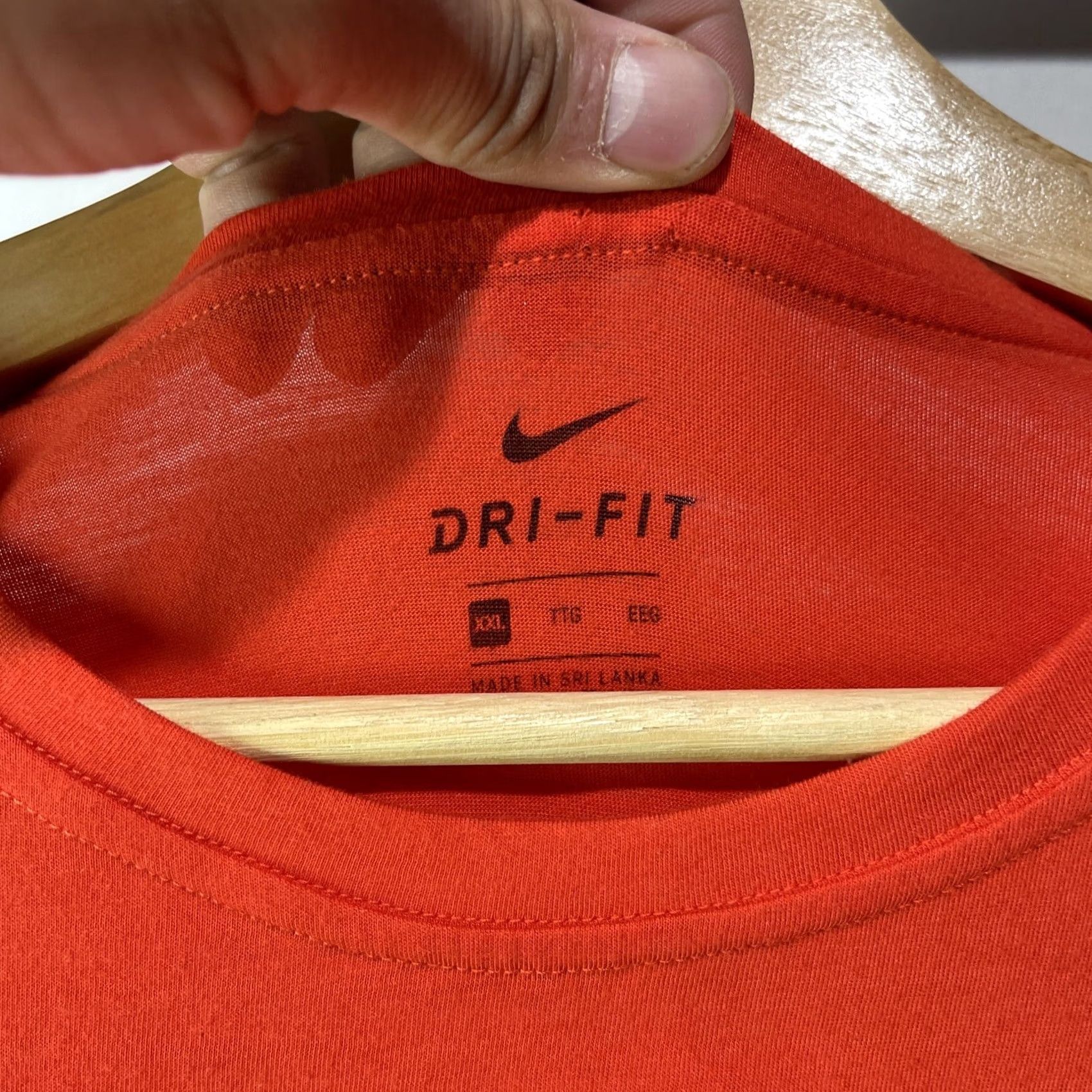 Nike Nike Sportswear T-Shirt Red Short Sleeve Men XXL, Dri-Fit, Logo, Crew Neck, Regular Fit, Worn Flaws Size US XXL / EU 58 / 5 - 6 Thumbnail