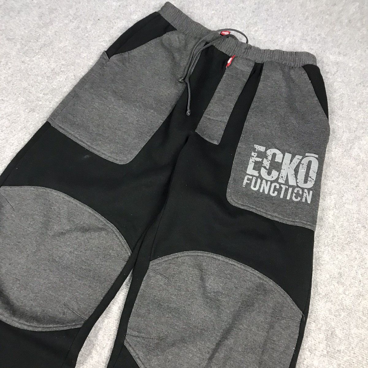 ECKO UNLTD BAGGY STYLE SWEATPANTS