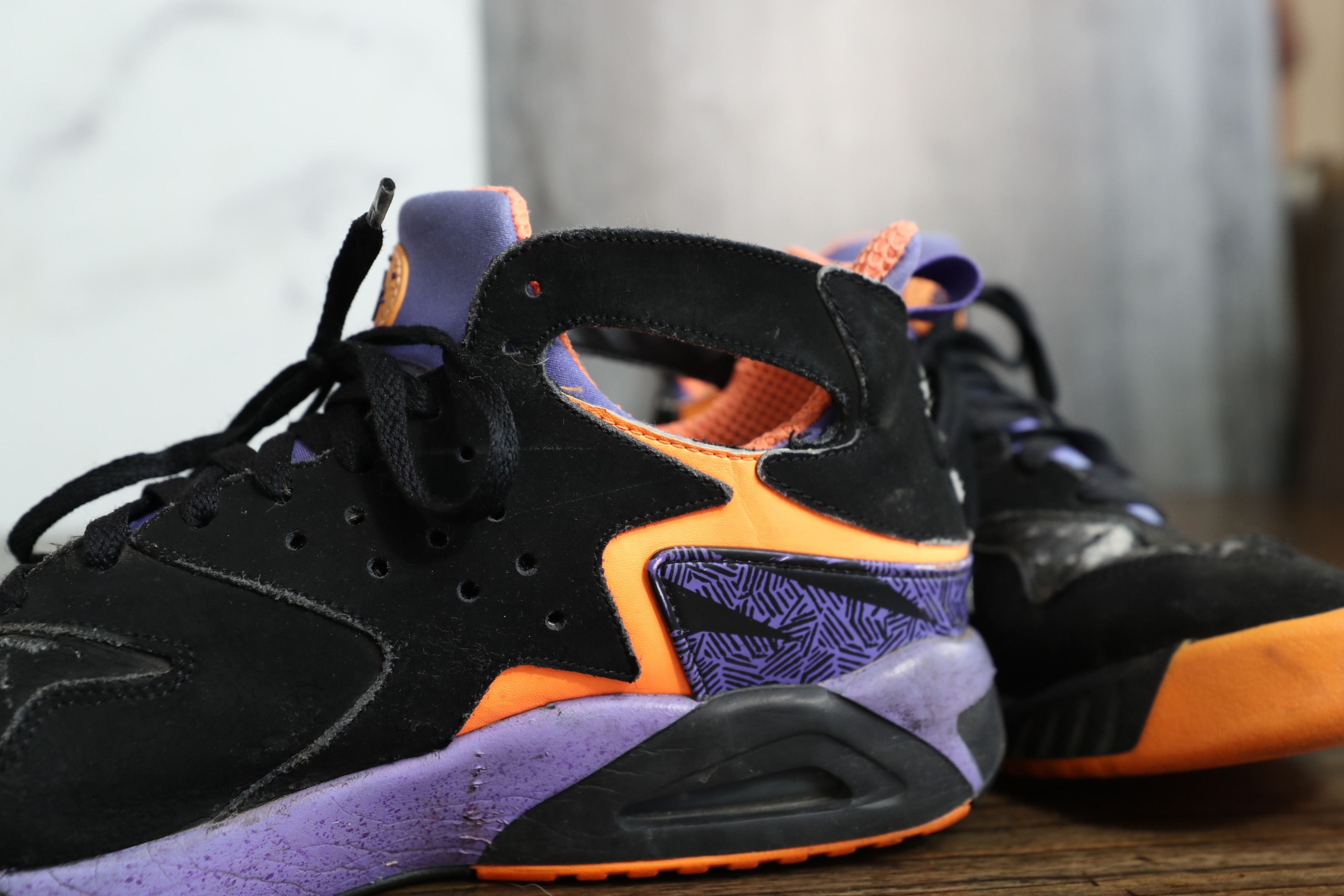 Nike Nike Air Tech Challenge Huarache Suns (10.5) Size US 10.5 / EU 43-44 - 12 Thumbnail