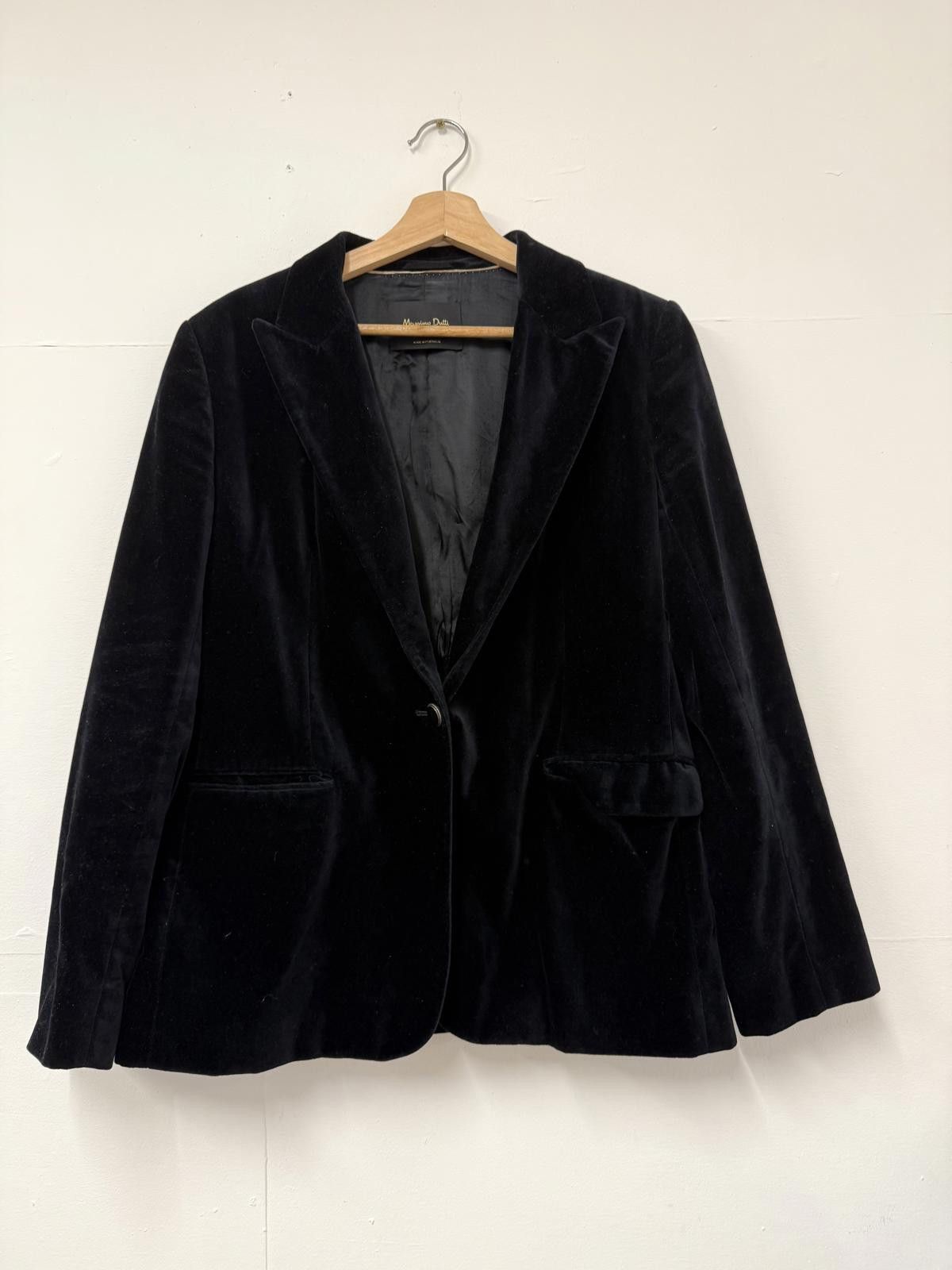 Massimo Dutti Massimo Dutti Black Velvet Blazer Size 40R - 1 Thumbnail