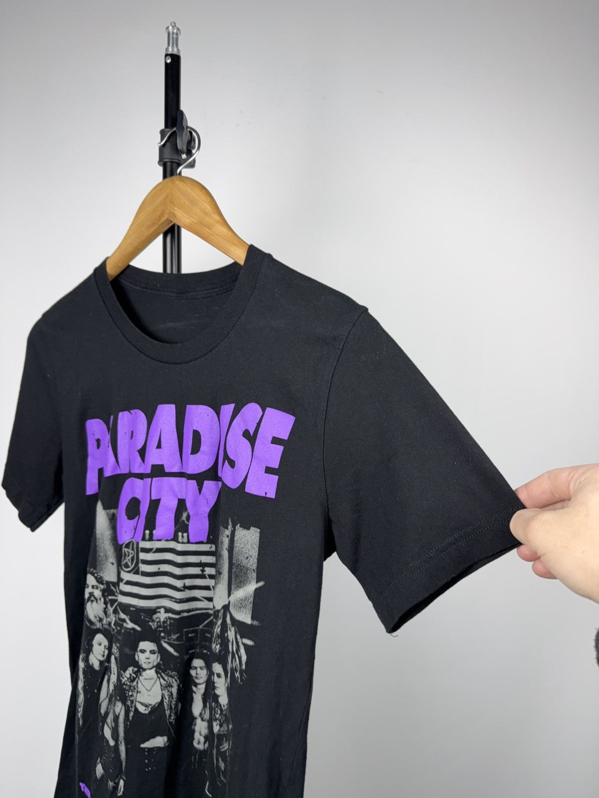 Band Tees Paradise City Rock Graphic Tee Metal Band Style Shirt Size US S / EU 44-46 / 1 - 8 Thumbnail