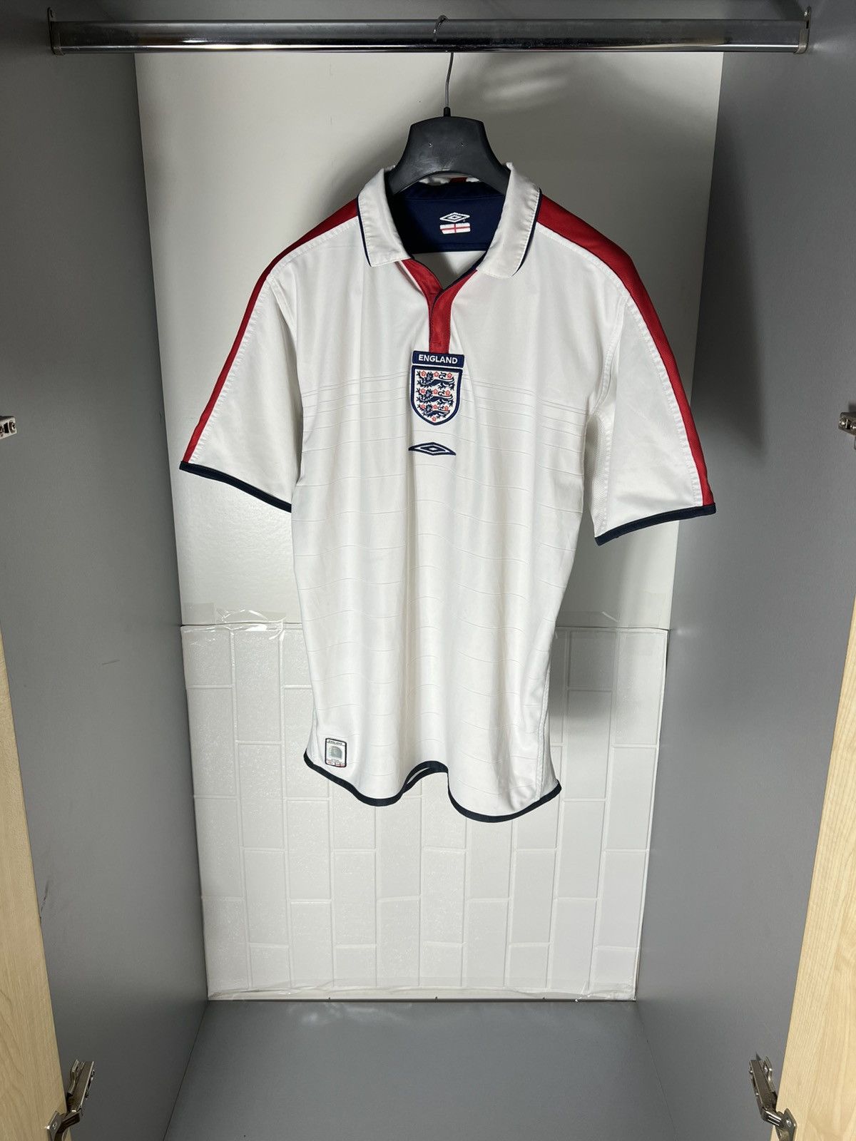 Umbro × Vintage VERY RARE UMBRO ENGLAND RETRO SOCCER JERSEY BLOKECORE 90s Size US M / EU 48-50 / 2 - 1 Thumbnail
