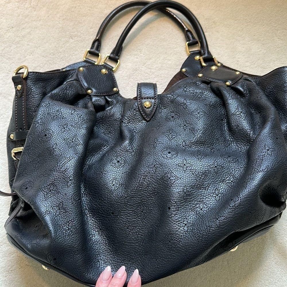 Louis Vuitton Louis Vuitton Mahina XL Noir Handbag Size ONE SIZE - 6 Thumbnail