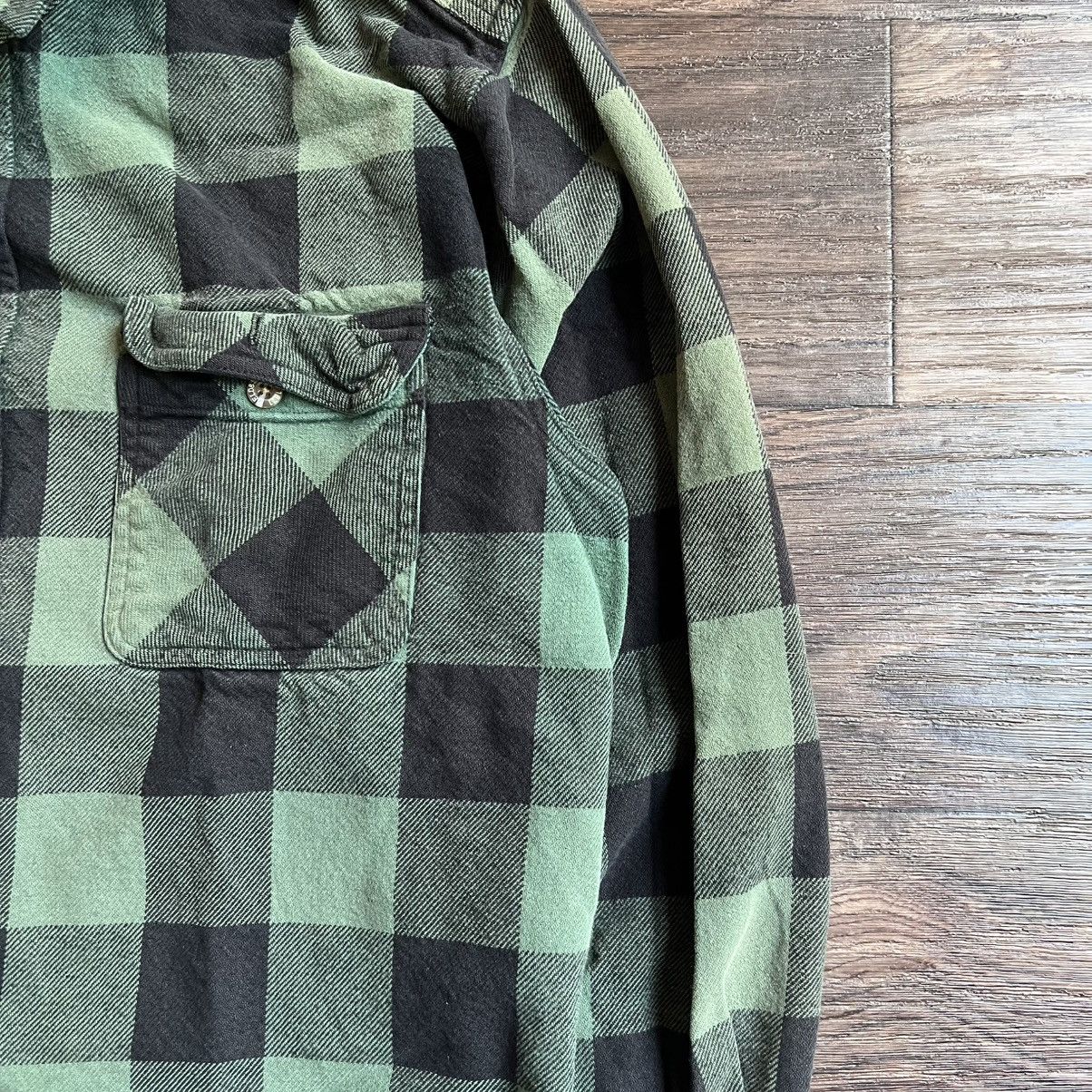 Vintage Vintage 2000s Thick Green Flannel Cut/Cropped L/XL Size US XL / EU 56 / 4 - 8 Thumbnail