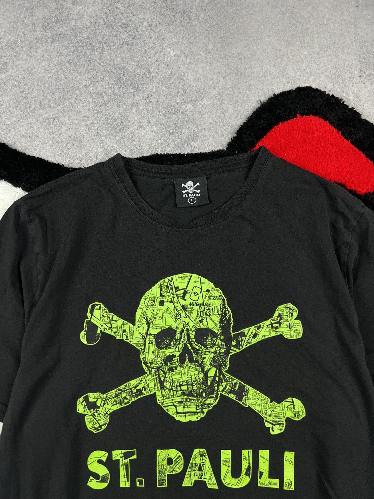 Band Tees Y2K Vintage St.Pauli Skulls Skeleton Adult Japanese Tee Size US L / EU 52-54 / 3 - 4 Thumbnail