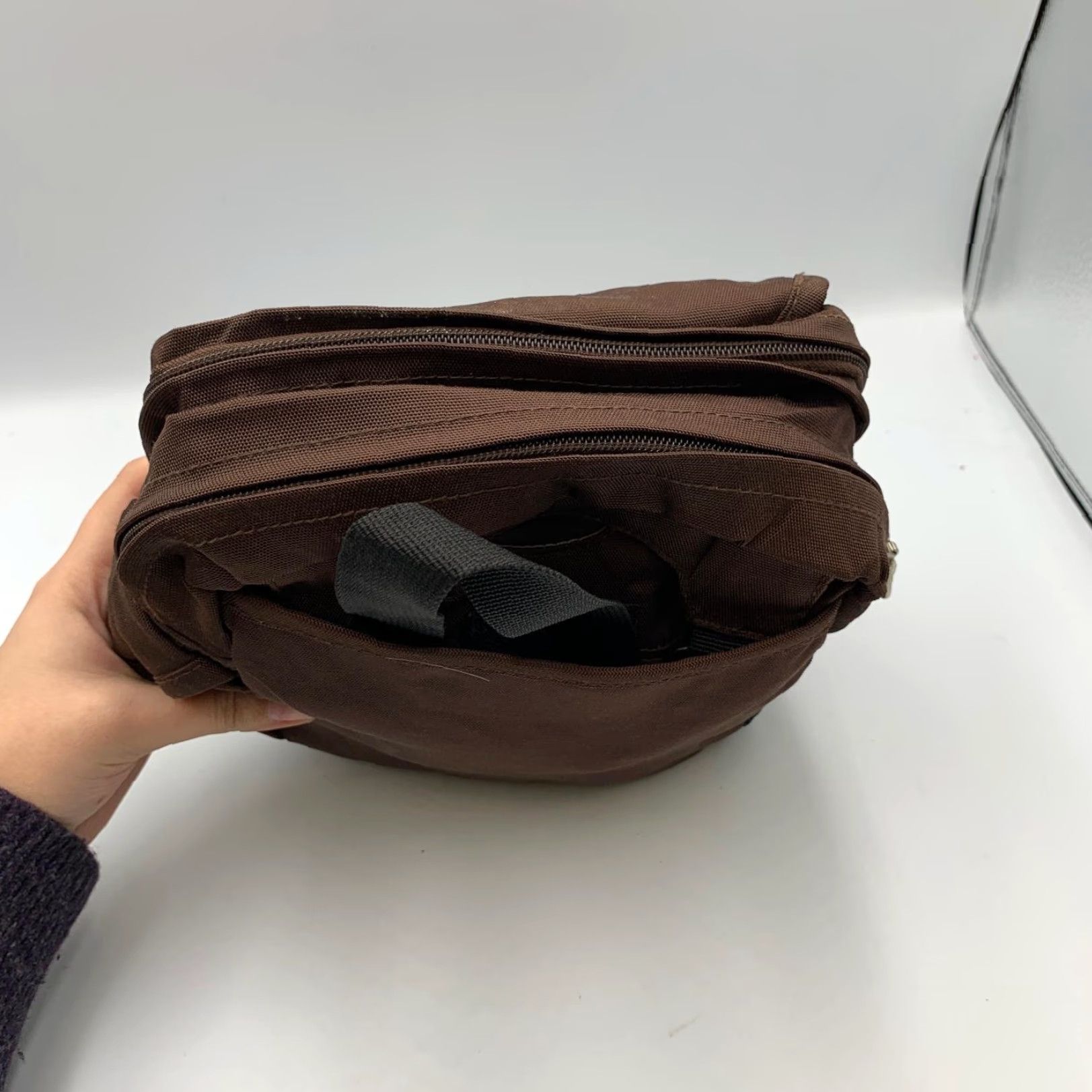 Eddie Bauer Eddie Bauer Travel Bag Brown Nylon Adjustable Crossbody Straps Mini Weekend Bag Unisex Adults 100% Nylon Travel Bag Brown Size ONE SIZE - 6 Thumbnail
