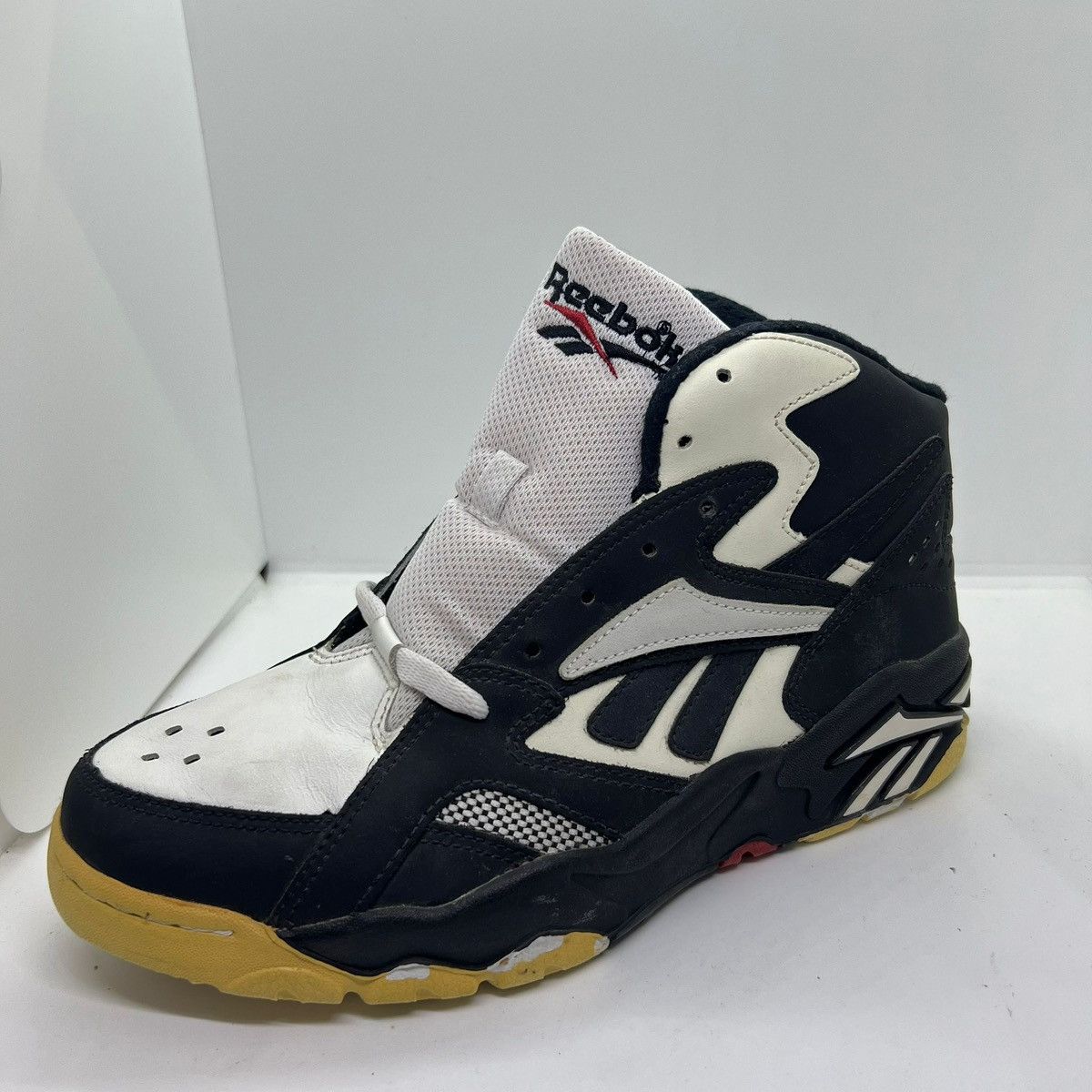 Reebok × Vintage Brand new with box 1993 Reebok Outrage Size US 9 / EU 42 - 2 Thumbnail