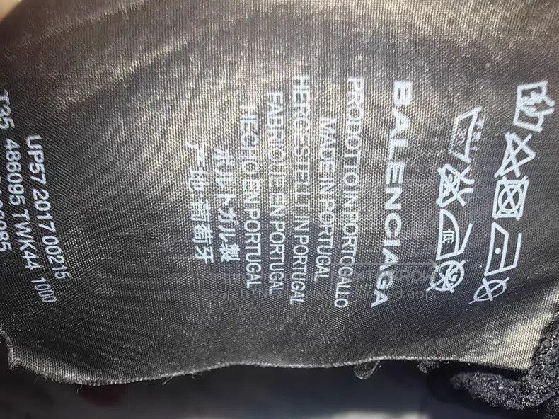 Balenciaga Balenciaga Black Portrait Short-sleeve T-Shirt, Size L Size US L / EU 52-54 / 3 - 6 Thumbnail