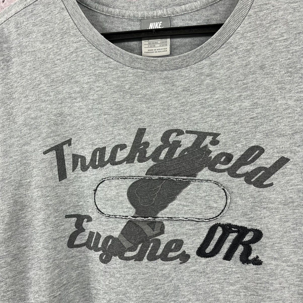 Nike Nike Vintage 2000s Track Field Tee Y2K Big Logo Grey Size L Size US L / EU 52-54 / 3 - 3 Thumbnail