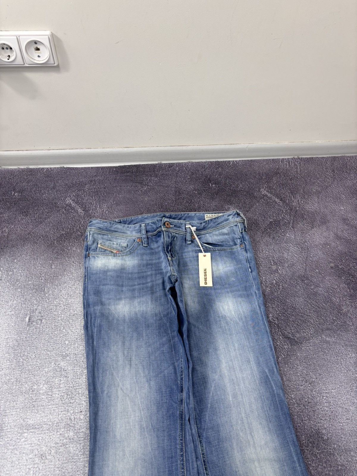 Diesel Diesel Lowky NWT Women’s Regular Straight Blue Denim Jeans Size 31" - 4 Thumbnail
