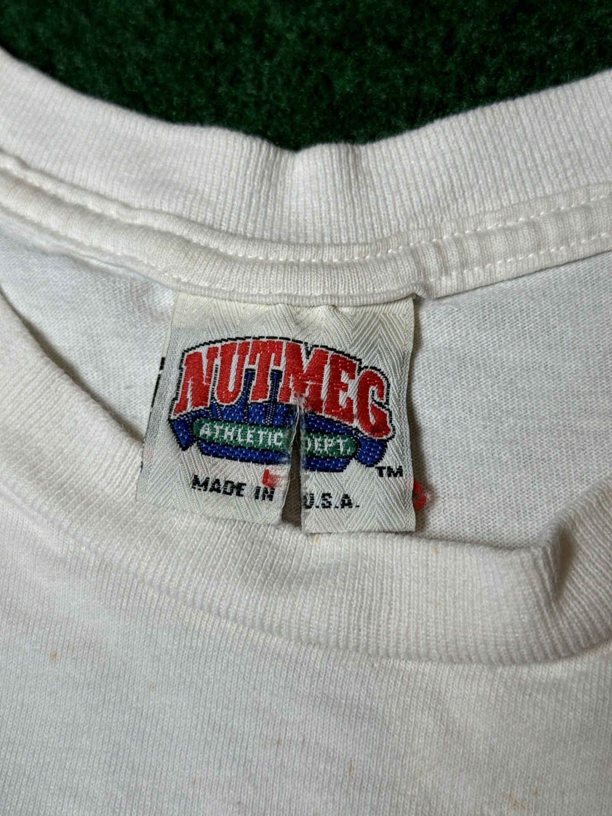 Nutmeg × Vintage Vintage 90s Chicago Bulls Nutmeg Mills Repaired T Shirt Size US L / EU 52-54 / 3 - 3 Thumbnail