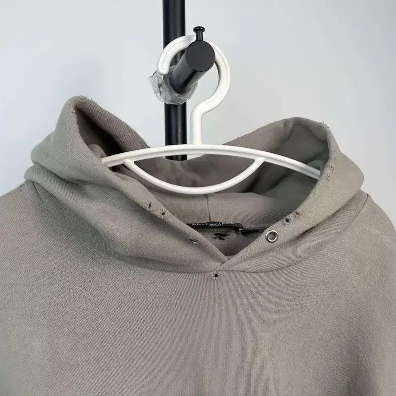Balenciaga Balenciaga XS Size Grey Cotton Hole Sweatshirt Size US XS / EU 42 / 0 - 5 Thumbnail