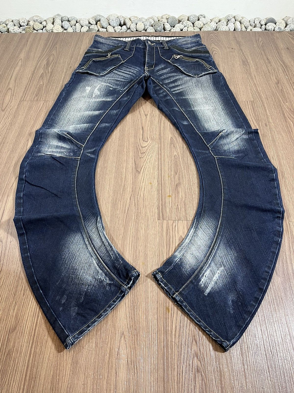 PPFM PPFM Curved Arch Distressed Denim Jeans Size US 33 - 4 Thumbnail