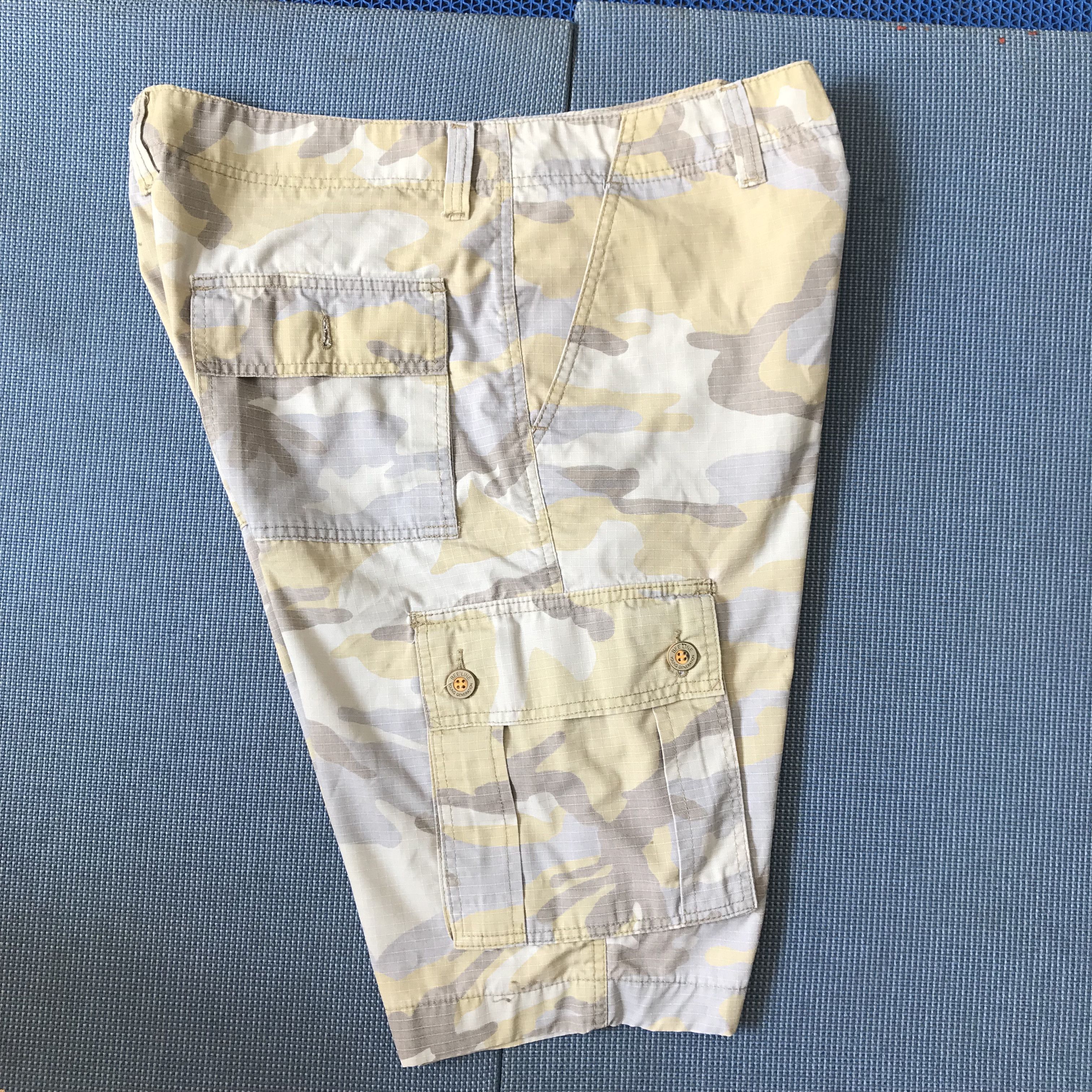 Old Navy Old Navy Blue Jeans Camouflage Military Shorts Cargo pants Size US 32 / EU 48 - 4 Thumbnail