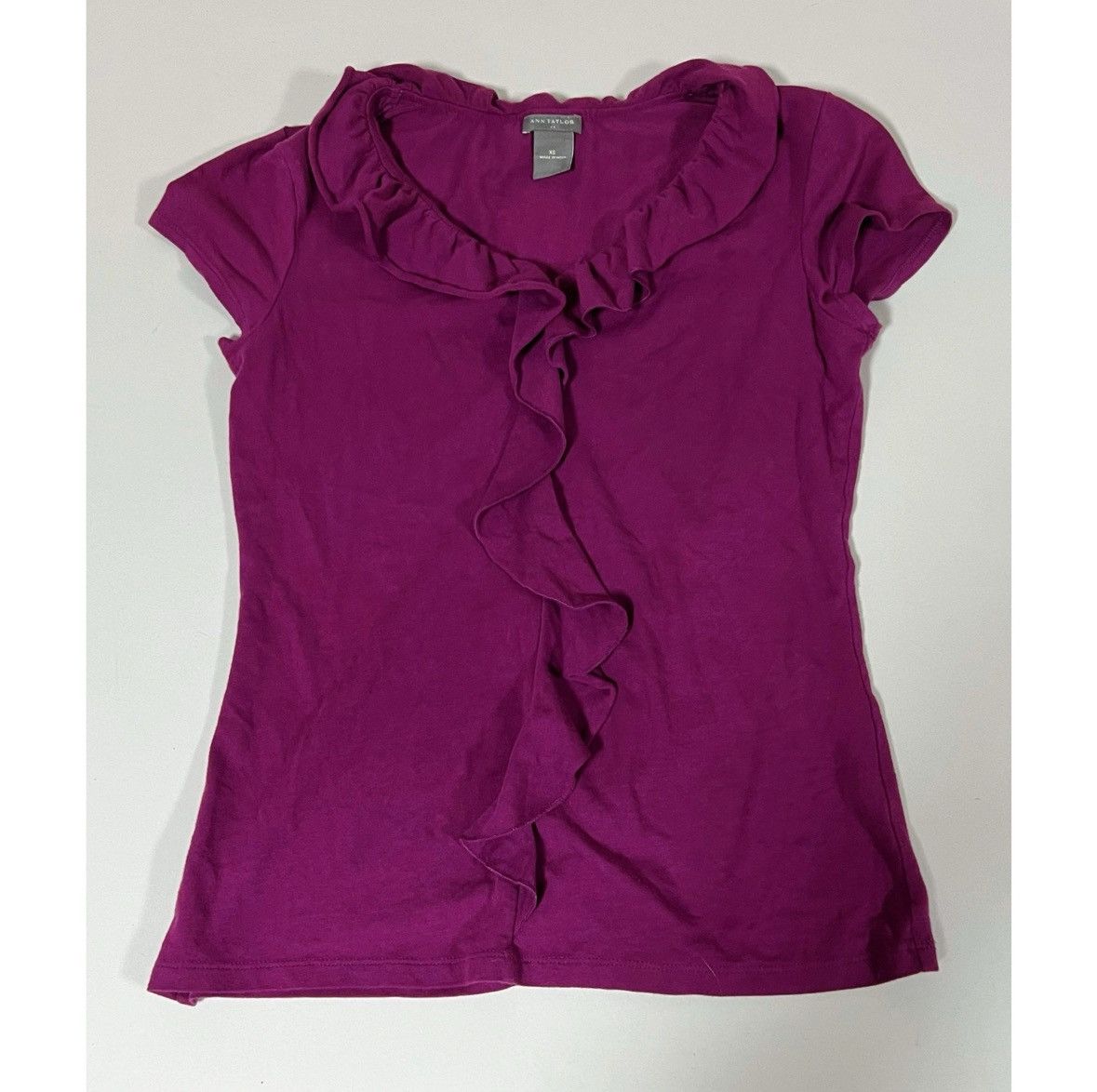Ann Taylor Ann Taylor Purple Ruffle Short Sleeve Shirt Top Blouse XS 💜✨ Size XS / US 0-2 / IT 36-38 - 1 Thumbnail