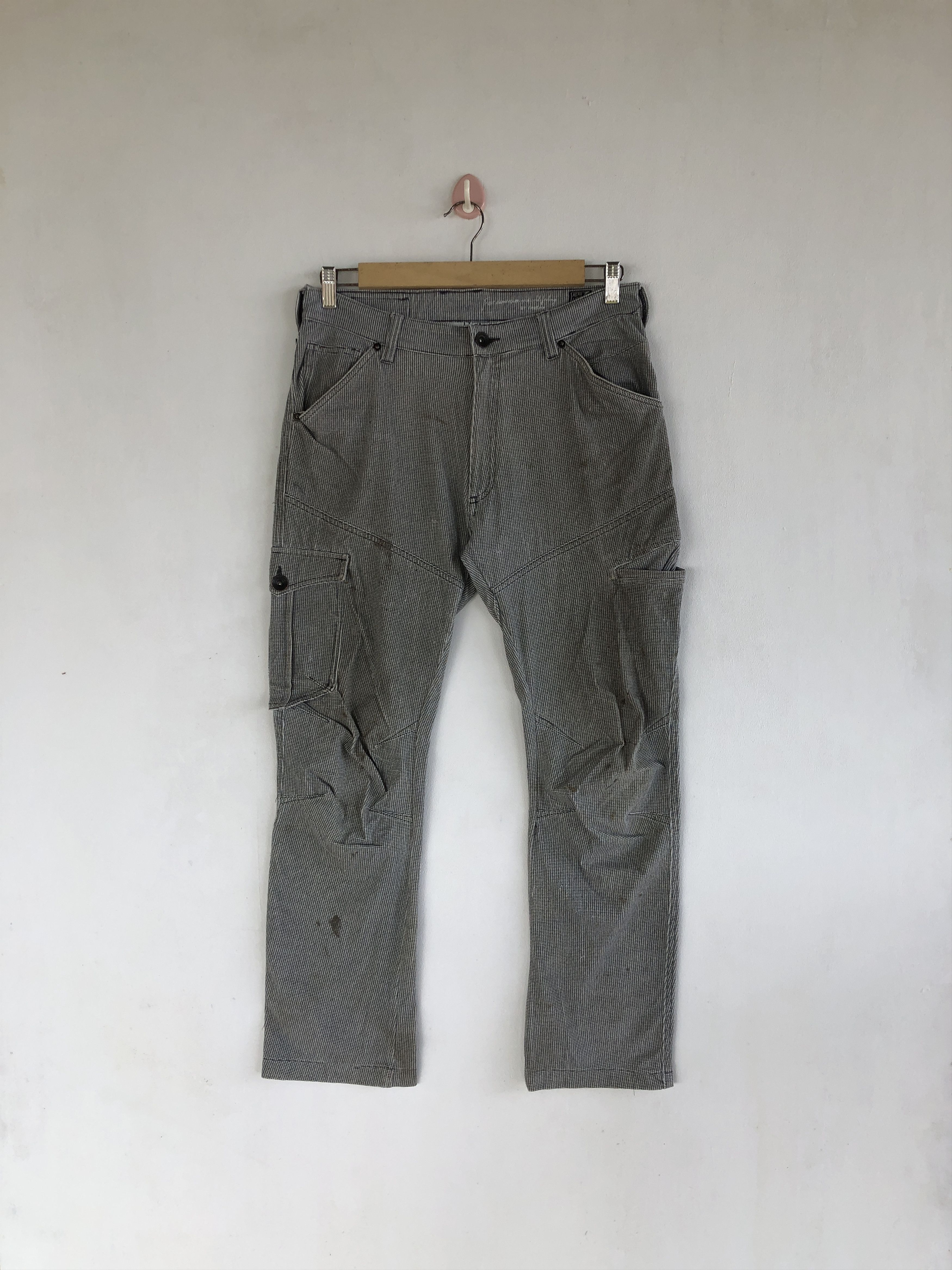 Japanese Brand Vintage Japanese Cargo Pants Multi Pocket Utility Trousers Size US 30 / EU 46 - 1 Thumbnail