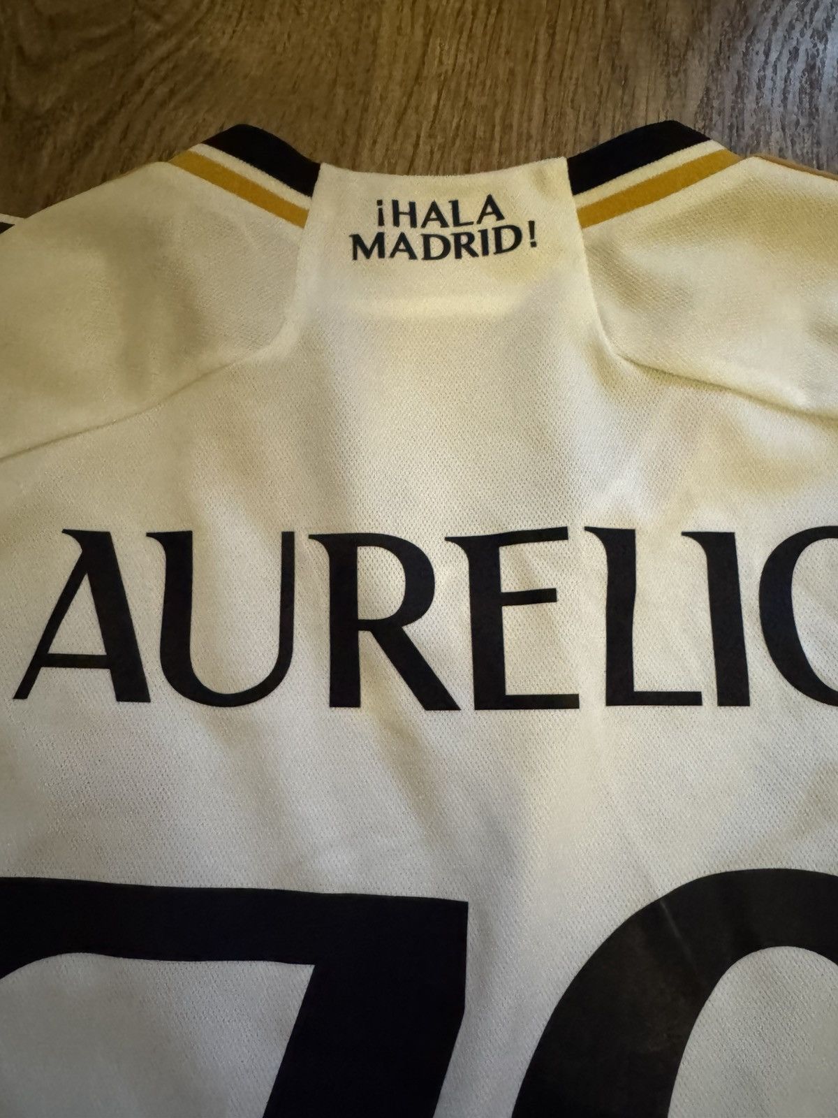Adidas REAL MADRID CF 2023/2024 HOME FOOTBALL SHIRT SZ L HR3796 Size US L / EU 52-54 / 3 - 8 Thumbnail